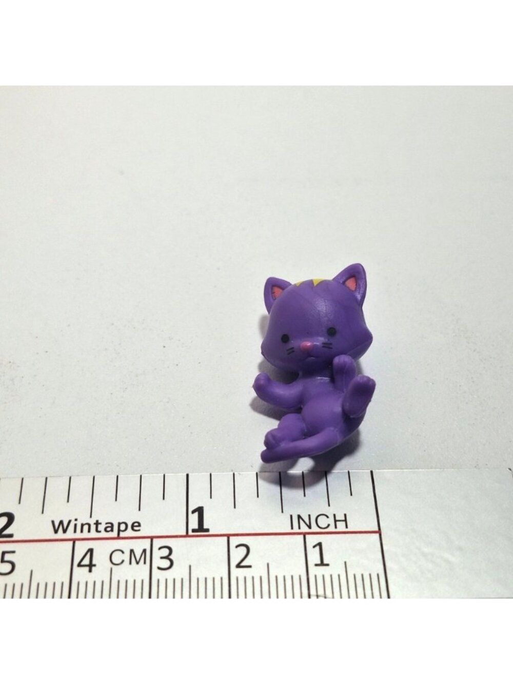 Twozies Season 1 Purple Raccoon Baby Figure 1.25" - Picture 6 of 13